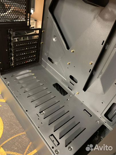 Golden Field Z22 Casing Black