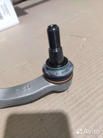 Руливой наконечник в сборе с тягой 7E0419804