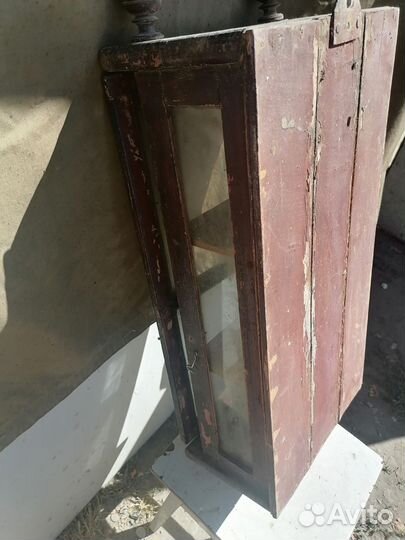 Шкафчик и рамка старинные