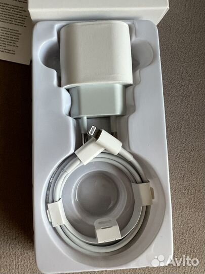 Зарядное устройство для iPhone, iPad 20W