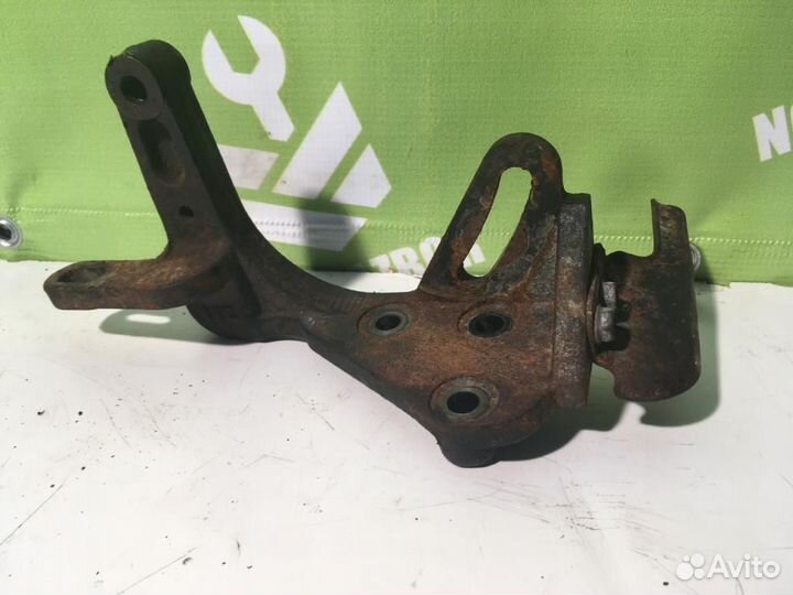 Кронштейн двигателя правый Хендай Элантра 3