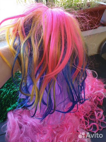 Парик карнавальный цветной (разные, в т.ч. мишура)