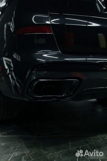 Решетка радиатора BMW Х7 G07 M + Насадки на выхлоп