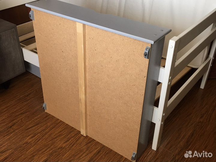 2 больших ящика 75х75 и простынь на резинке 160х80