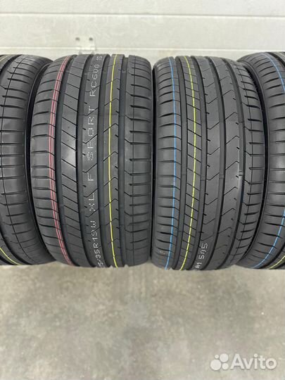 Pirelli P Zero PZ4 255/35 R21 и 285/30 R21 98Y