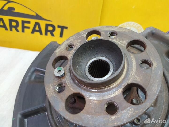 Кулак задний правый Mercedes-Benz E W211 M113 2003