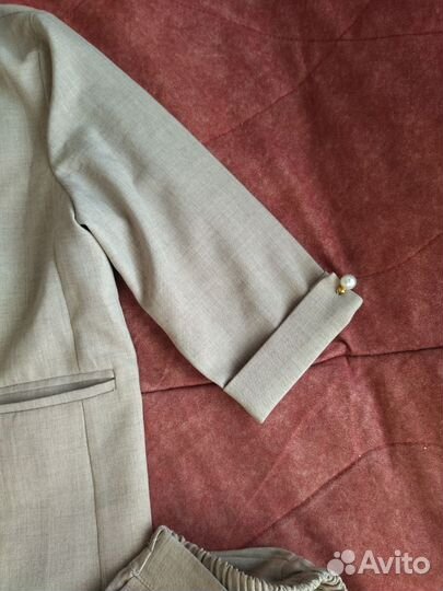 Брючный костюм женский 48. Объём бёдер 110-120