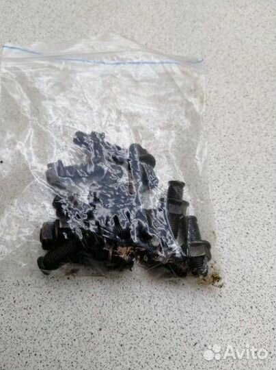 Болт Honda Fit GD2 L13A