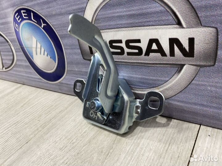 Замок капота Renault duster