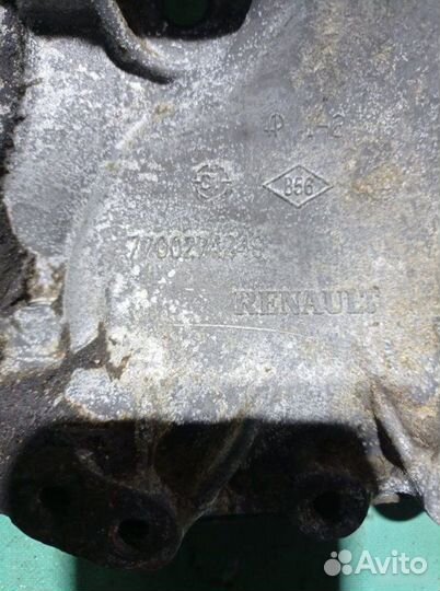 Кронштейн генератора Renault Megane