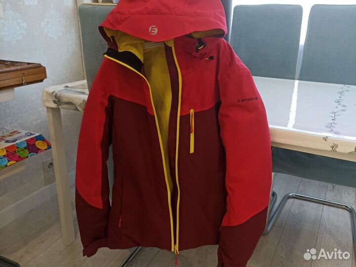 Горнолыжная куртка женская 40-42