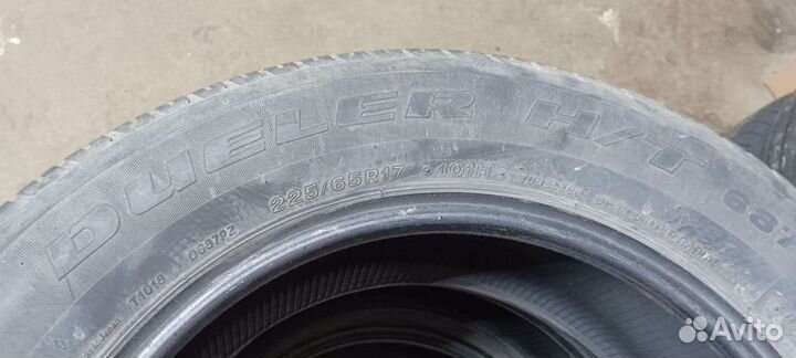 Bridgestone Dueler H/T 687 225/65 R17