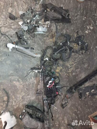 Радиатор и запчасти на Toyota RAV 4