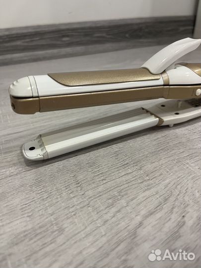 Выпрямитель и гофре волос 2 в 1