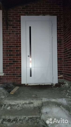Дверь входная металлическая в квартиру, дом