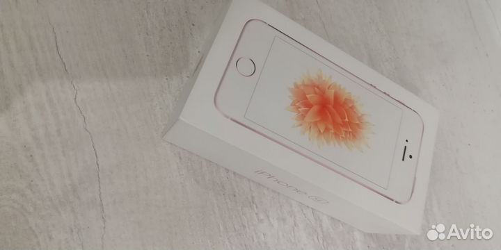 iPhone SE, 16 ГБ