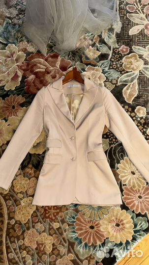 Пиджак женский(ткань костюмная ) подкладка шелк