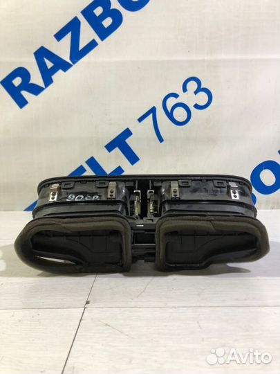 Дефлектор центральный volkswagen polo 5 1.6 мт сед