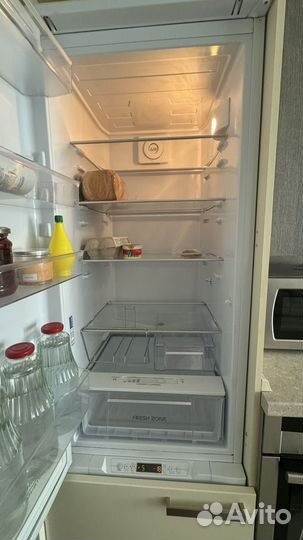 Hotpoint ariston BCB 33 AF