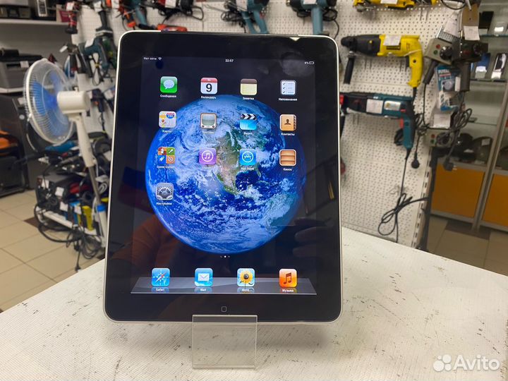 Планшет iPad 1 32Gb (спут)