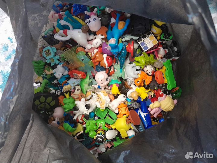 Игрушки киндер и т.д