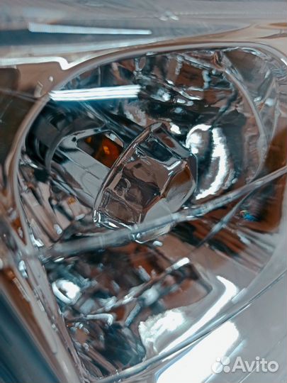 Фары Toyota Mark ll 100 3-х секционные Новые