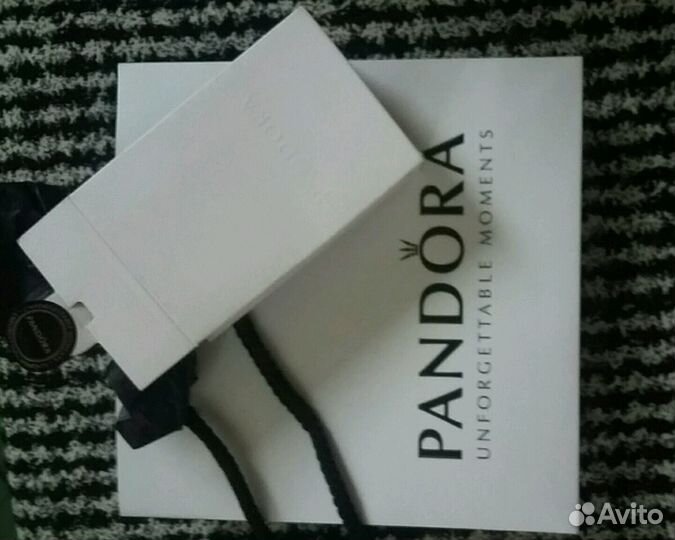 Pandora шарм Зеленый зигзаг