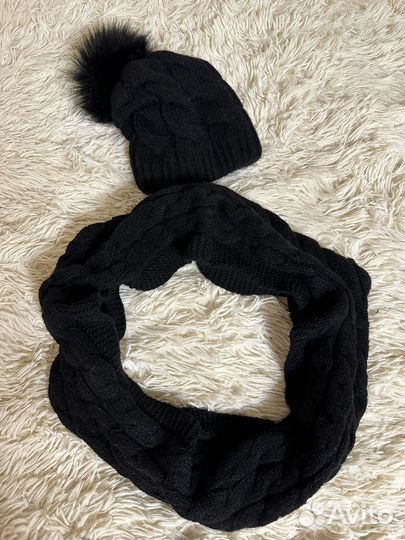 Шапка и снуд шерсть черного цвета с помпоном бу