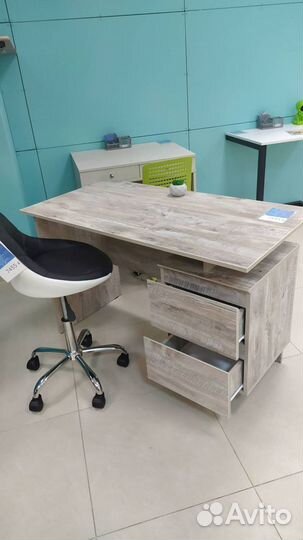 Стол компьютерный