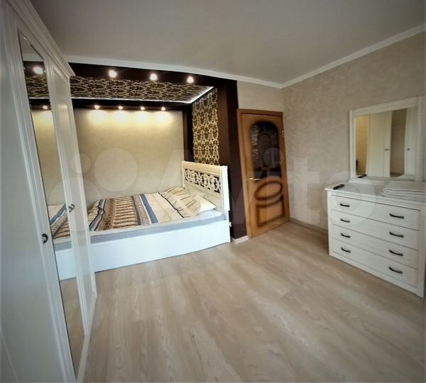 3-к. квартира, 90 м², 4/10 эт.