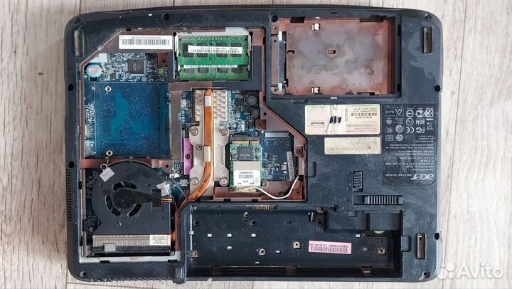 Ноутбук на запчасти