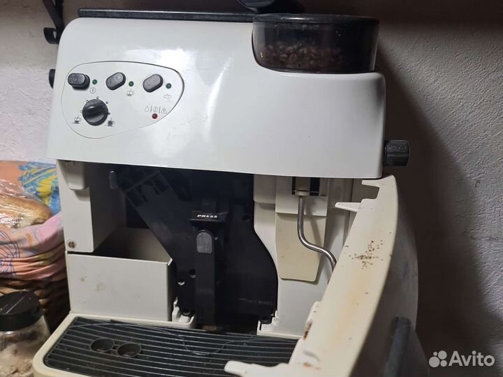 Кофемашина saeco