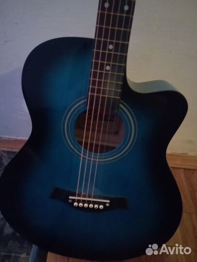Продам акустическую гитару Bellucci