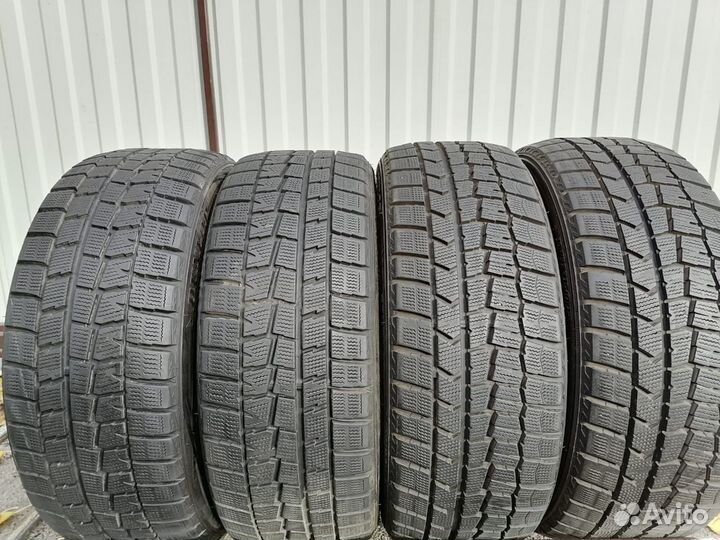 Dunlop Winter Maxx WM02 215/45 R17