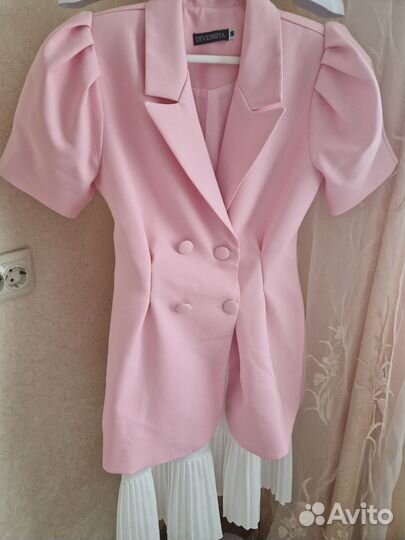 Платье с юбкой