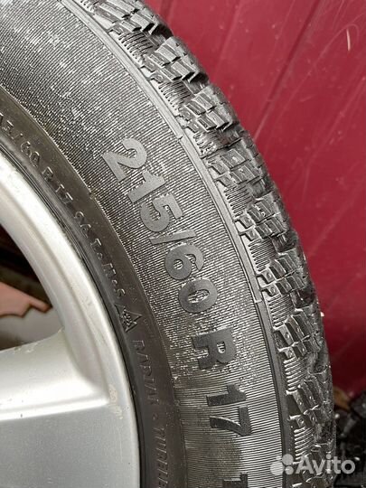 Шипованные шины на дисках 215/60 R17 для Nissan