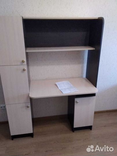 Письменный стол в наличии