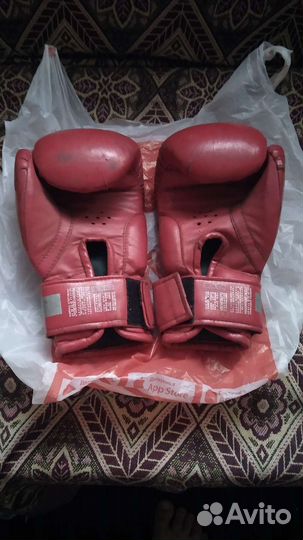 Боксерские перчатки