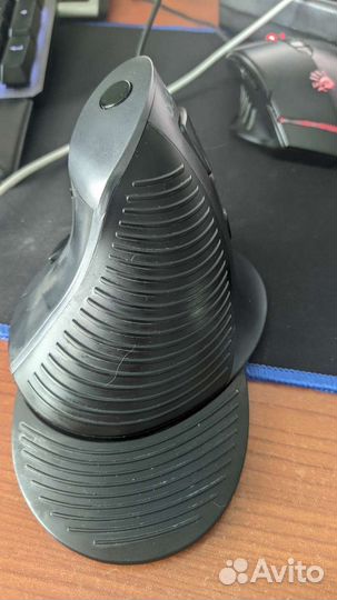 Мышь Delux вертикальная