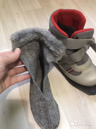 Лыжные ботинки