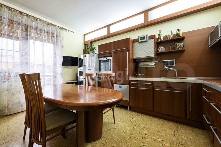 4-к. квартира, 148,5 м², 7/8 эт.