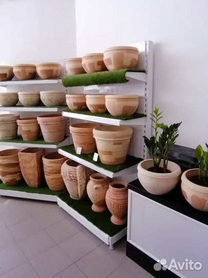 Горшки, амфора, фигуры из глины шамот