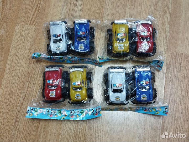 Набор инерционных машинок