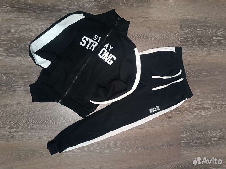 Спортивный костюм для мальчика 140