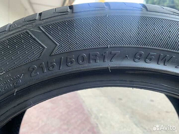 Roadmarch Prime UHP 08 215/50 R17 95W