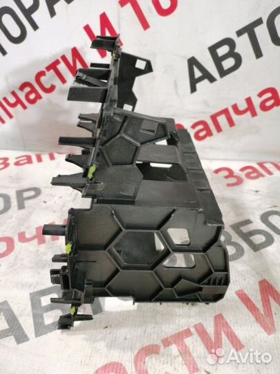 Крепление магнитофона Volkswagen Golf универсал