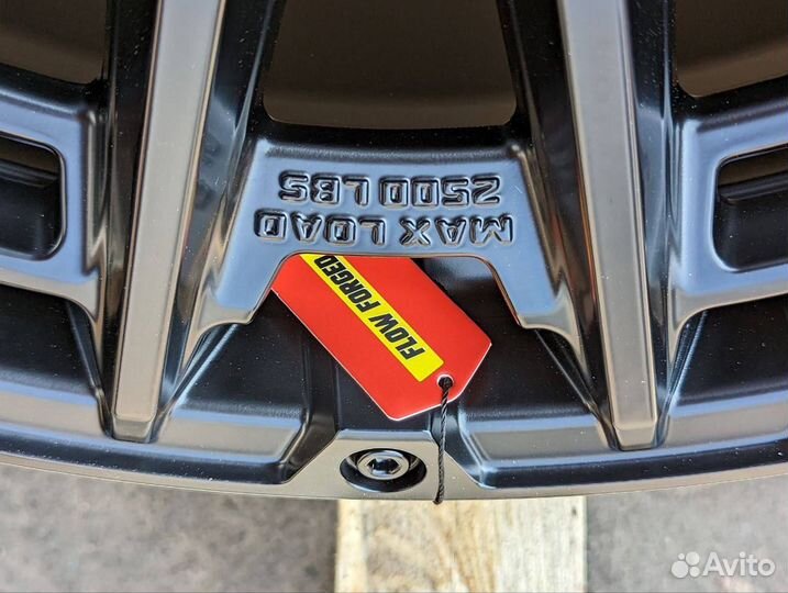 Оригинальные диски MAT F1907 R18 на Jeep Wrangler