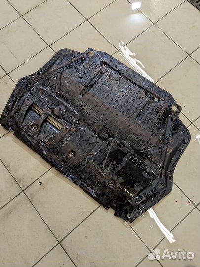 Защита двигателя Golf 5