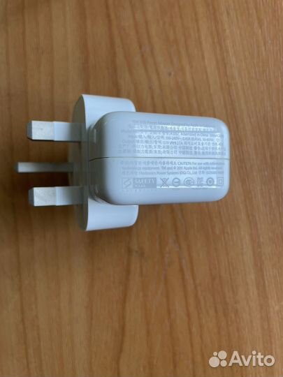 Оригинальное зарядное устройство Apple