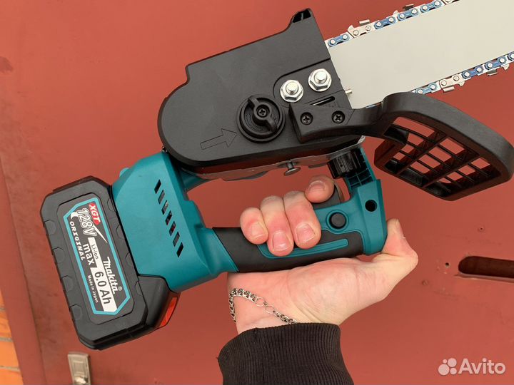 Цепная пила Makita аккумуляторная